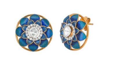 trendy earrings